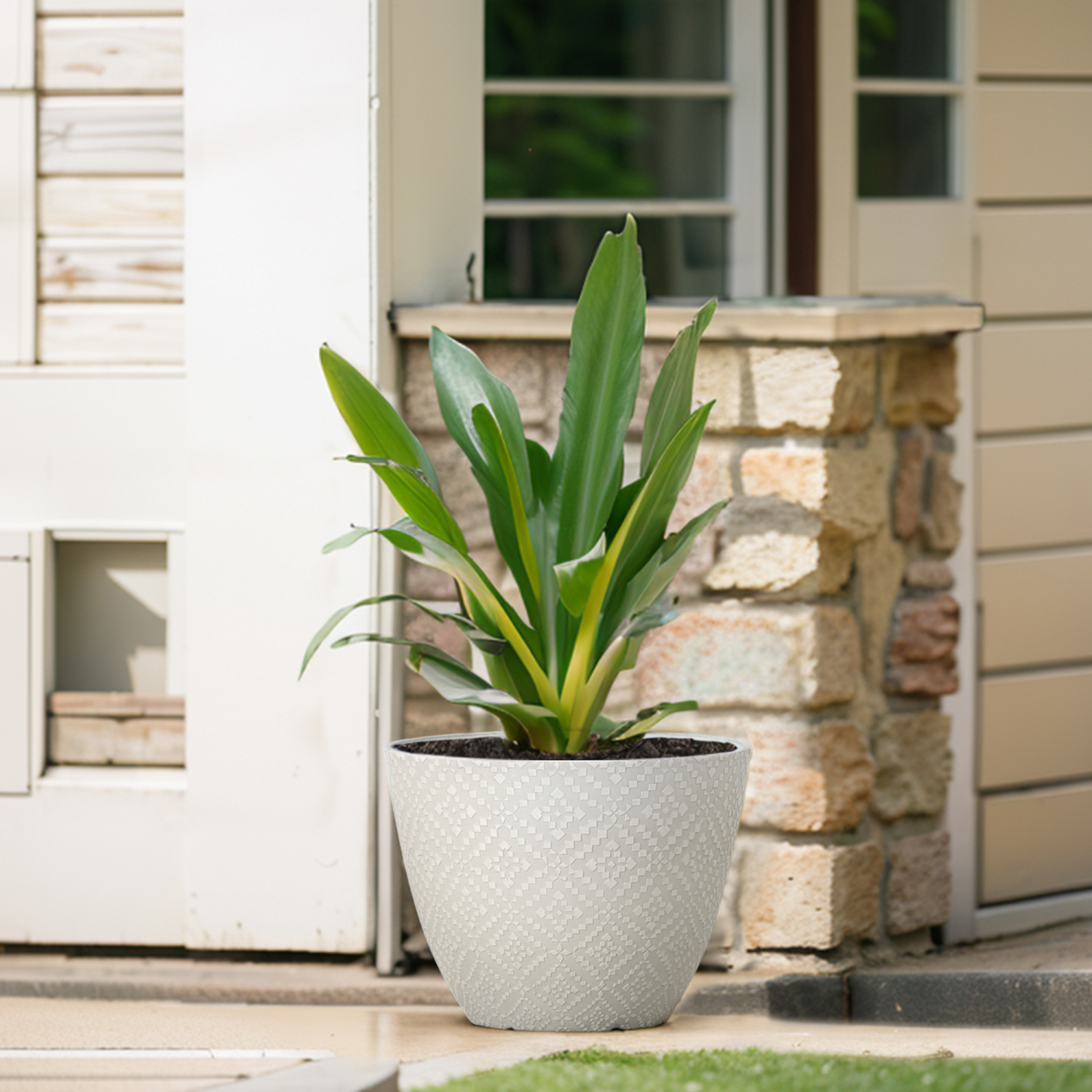 slide 5 of 5, Dylan Planter, 14.6 in×11.3 in, White, 14.6 in