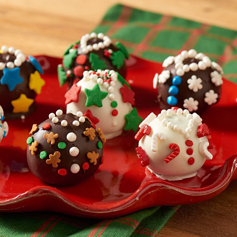 slide 3 of 13, Oreo Joy Red Crème Filled Limited Edition Christmas Cookies - 18.71oz, 18.71 oz