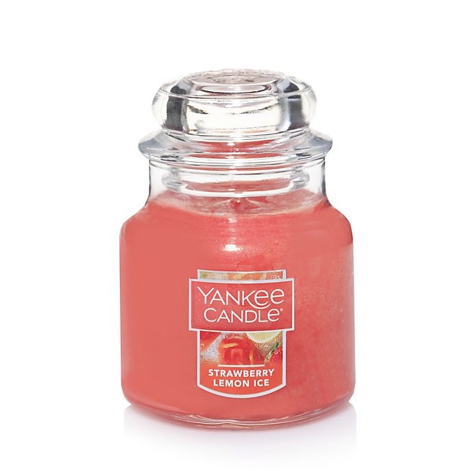 slide 1 of 1, Yankee Candle Housewarmer Strawberry Lemon Ice Small Classic Jar Candle, 1 ct