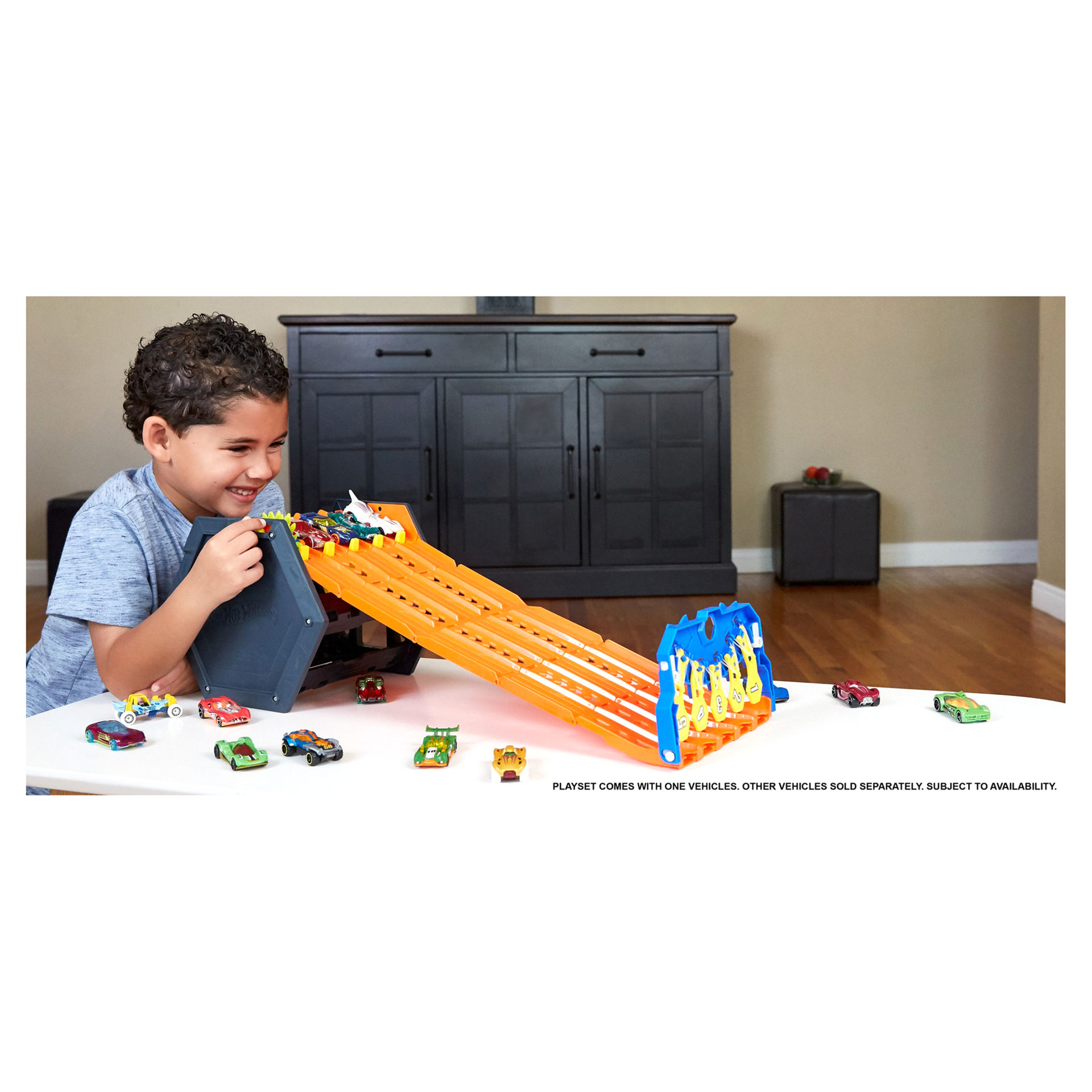 slide 9 of 29, Hot Wheels Roll Out Raceway Track Set, 1 ct