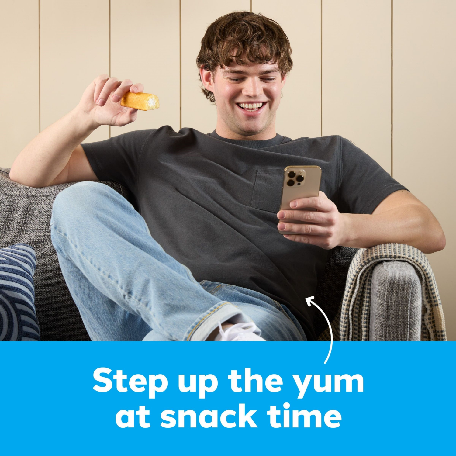 slide 6 of 8, Hostess Twinkies Snack Cakes, Golden Sponge Cake with Crème Filling, 13.58 Oz. Box (10 Ct.), 10 ct