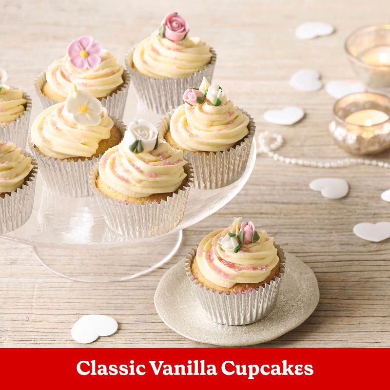 slide 4 of 7, Betty Crocker Vanilla Super Moist Cake Mix - 13.25oz, 13.25 oz