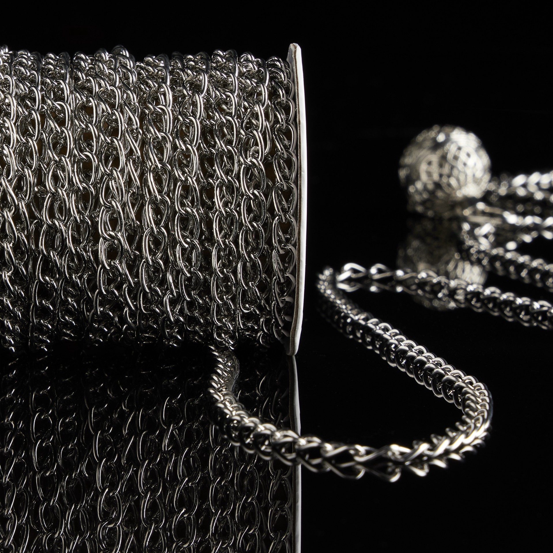 slide 2 of 2, 7yd. Curb Chain By Bead Landing, 7 yd