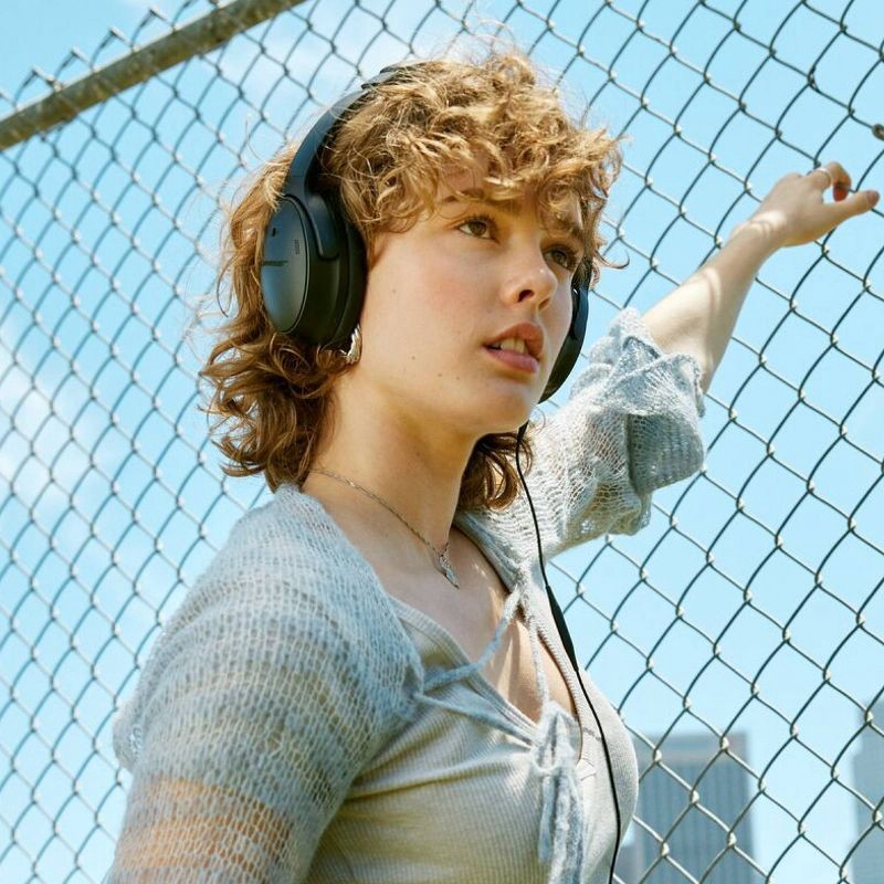 slide 10 of 13, Bose QuietComfort Bluetooth Wireless Noise Cancelling Headphones - Black, 1 ct