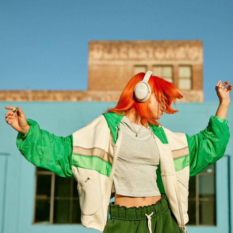 slide 14 of 15, Bose QuietComfort Bluetooth Wireless Noise Cancelling Headphones - White, 1 ct