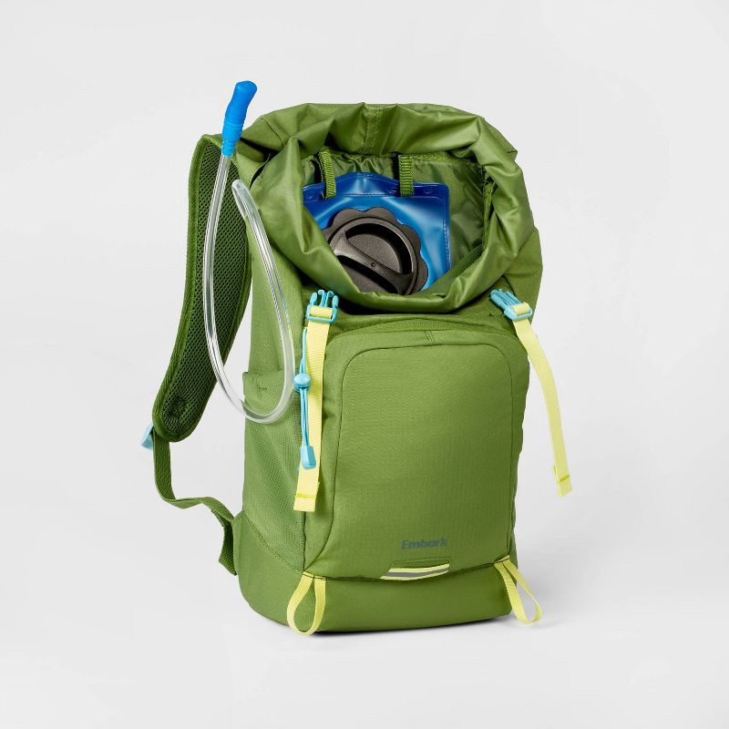 slide 4 of 4, 20L Hydration Pack Green - Embark™, 20 liter