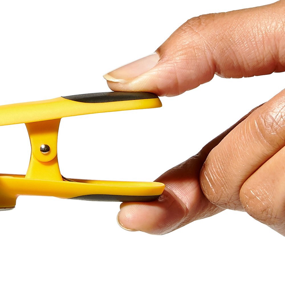 slide 7 of 9, OXO Clips 4 ea, 4 ct