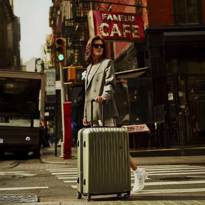 slide 12 of 15, SWISSGEAR Energie Hardside Large Checked Spinner Suitcase - Verdun Green: Expandable, 1 ct