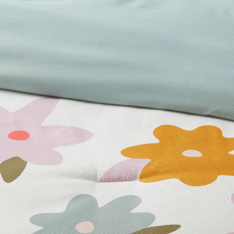 slide 3 of 7, Twin Floral Value Multi-Piece Kids' Bedding Set - Pillowfort™: Girls Twin Comforter & Pillowfort Comforters Set, 1 ct