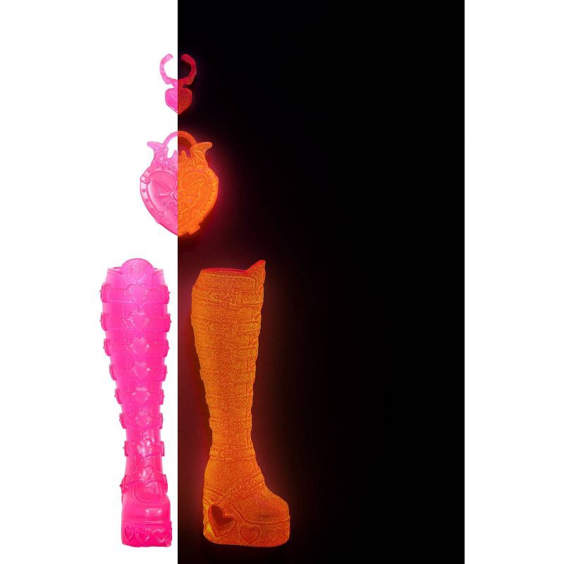 slide 5 of 6, Monster High Doll, Draculaura, Skulltimate Secrets: Neon Frights, 1 ct