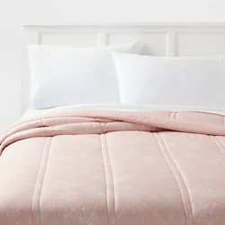 Full/Queen Lofty Microfiber Printed Comforter Light Pink/White Floral - Room Essentials™: Year-Round Bedding, Channel Quilting