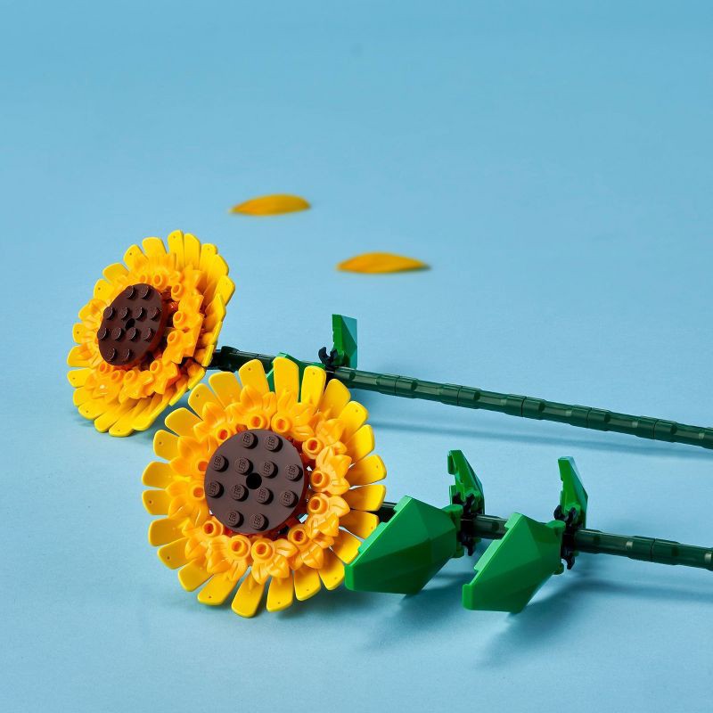 slide 3 of 5, LEGO Sunflowers Building Toy Set 40524, 1 ct