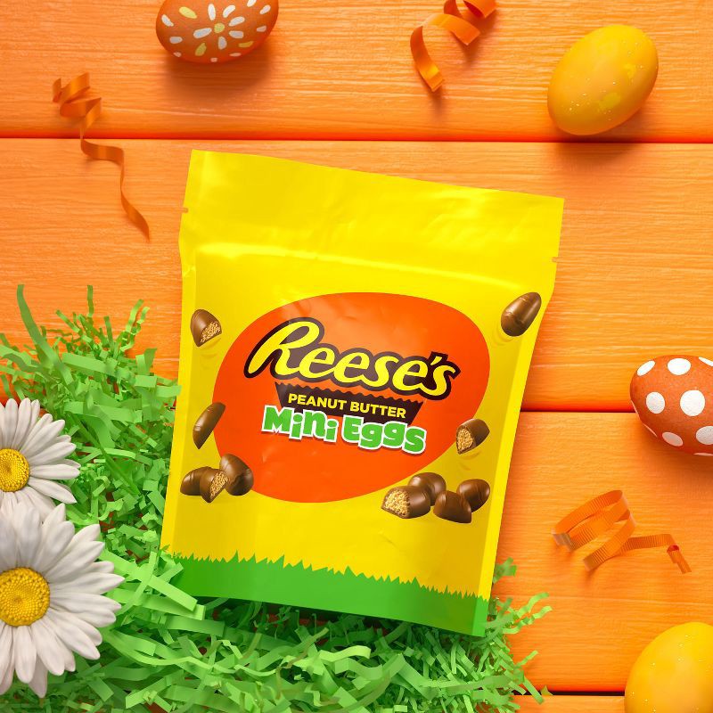 slide 6 of 7, Reese's Milk Chocolate Peanut Butter Crème Easter Candy Mini Eggs - 8oz, 8 oz