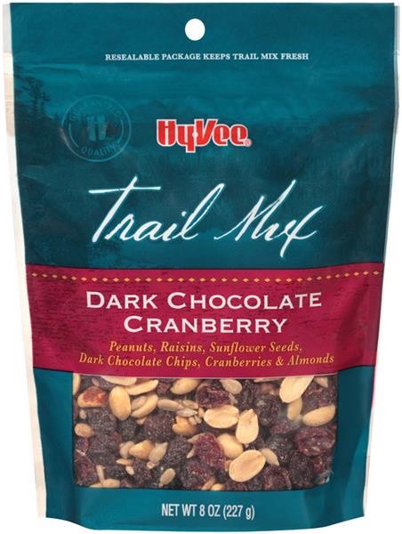 slide 1 of 1, Hy-Vee Dark Chocolate Cranberry Trail Mix, 8 oz