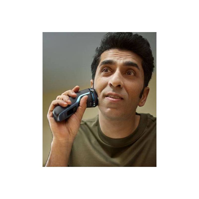 slide 11 of 12, Philips Norelco Wet & Dry Men's Rechargeable Electric Shaver 3600 - S3243/91, 1 ct