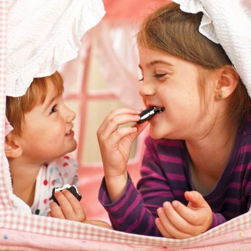 slide 4 of 14, Oreo Double Stuf Chocolate Sandwich Cookies Party Size - 24.95oz, 24.95 oz