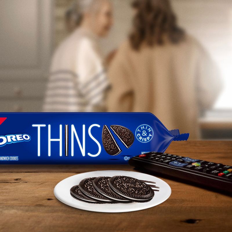 slide 5 of 14, Oreo Thins Chocolate Sandwich Cookies Family Size - 11.78oz, 11.78 oz