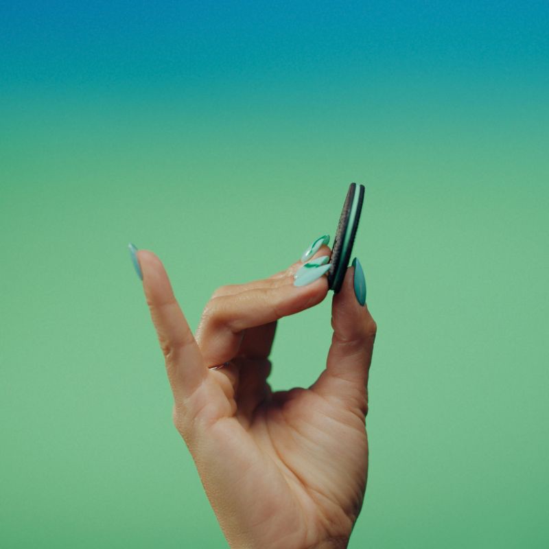 slide 9 of 15, Oreo Thins Mint Creme Chocolate Sandwich Cookies Family Size - 11.78oz, 11.78 oz