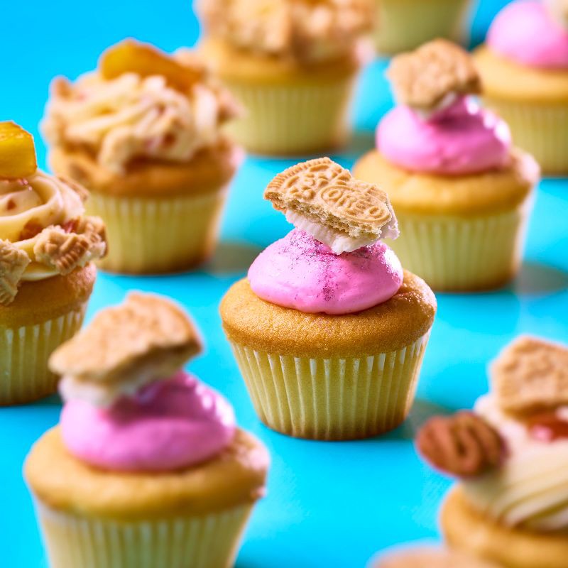 slide 6 of 13, Oreo Double Stuf Golden Sandwich Cookies Party Size - 24.95oz, 24.95 oz