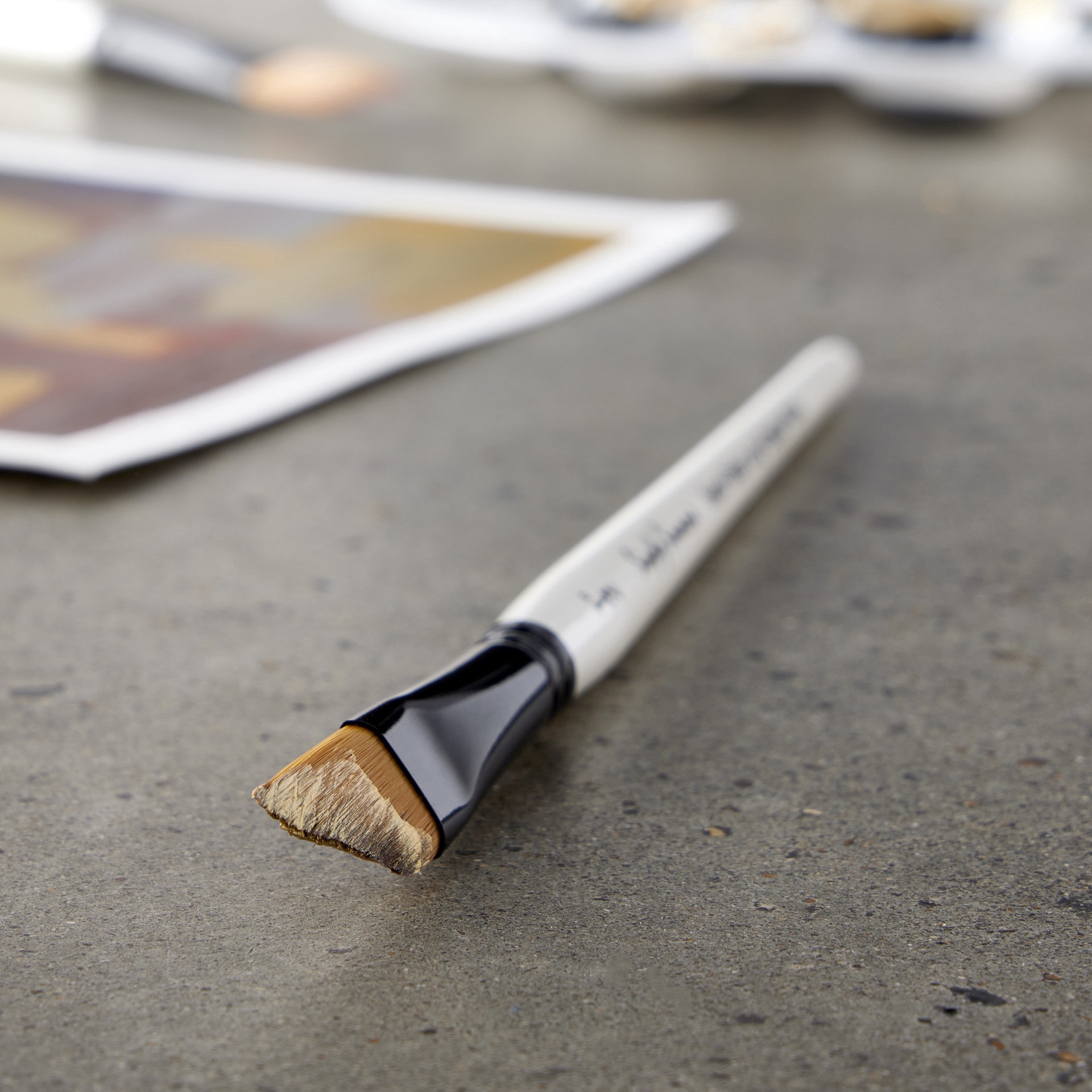 slide 2 of 2, Robert Simmons Simply Simmons Short Handle Sword Brush, 1/2 in