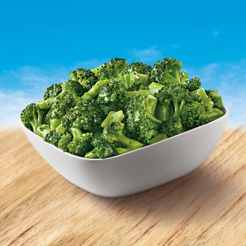 slide 2 of 6, Birds Eye Frozen Garlic Butter Broccoli - 9oz, 9 oz