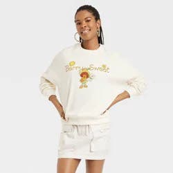 Strawberry Shortcake Women's Berry Sweet Orange Blossom Graphic Sweatshirt - Cream XL