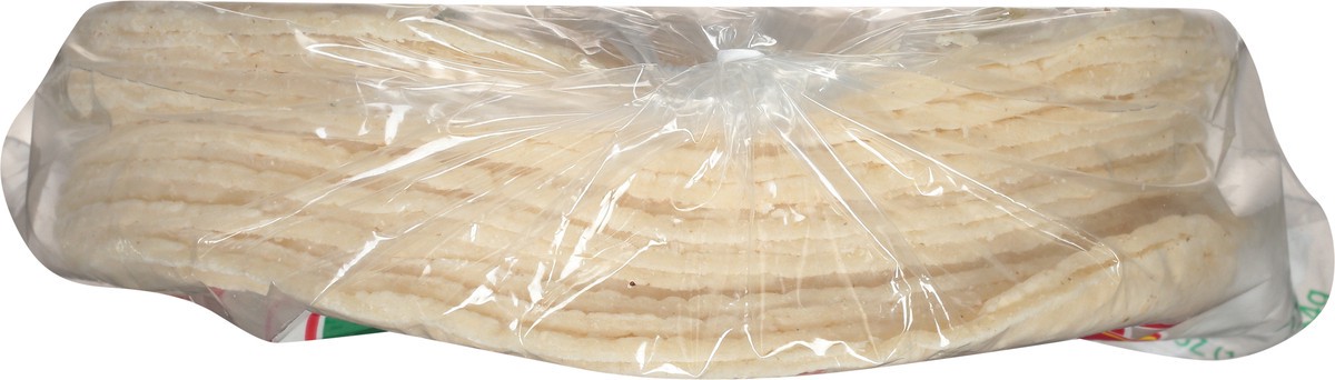 slide 2 of 13, La Banderita White Corn Tortillas 18 ea, 18 ct