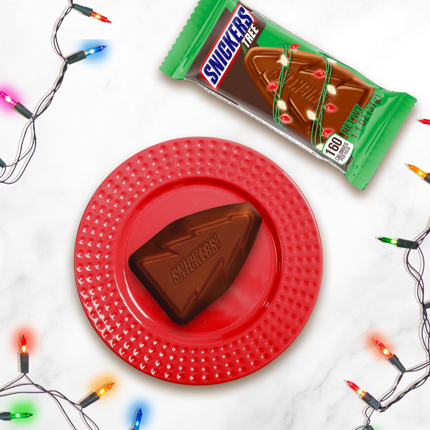 slide 3 of 8, SNICKERS Trees Christmas Milk Chocolate Holiday Candy Bar, 1 Ct, 1.1 oz