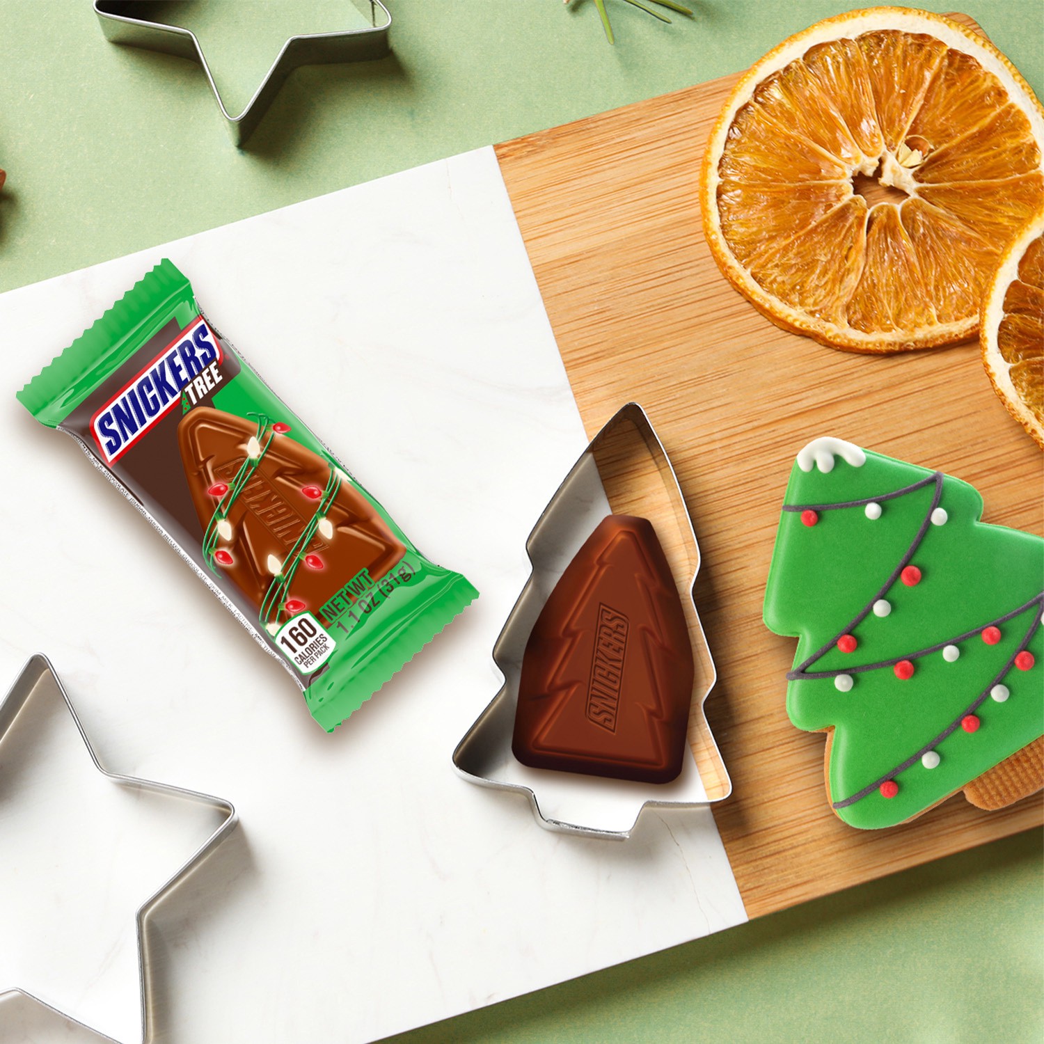 slide 4 of 8, SNICKERS Trees Christmas Milk Chocolate Holiday Candy Bar, 1 Ct, 1.1 oz