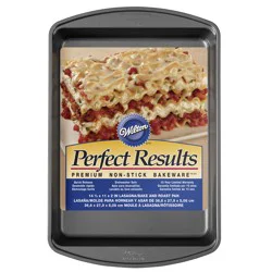 Wilton Perfect Results Nonstick Lasagna Pan