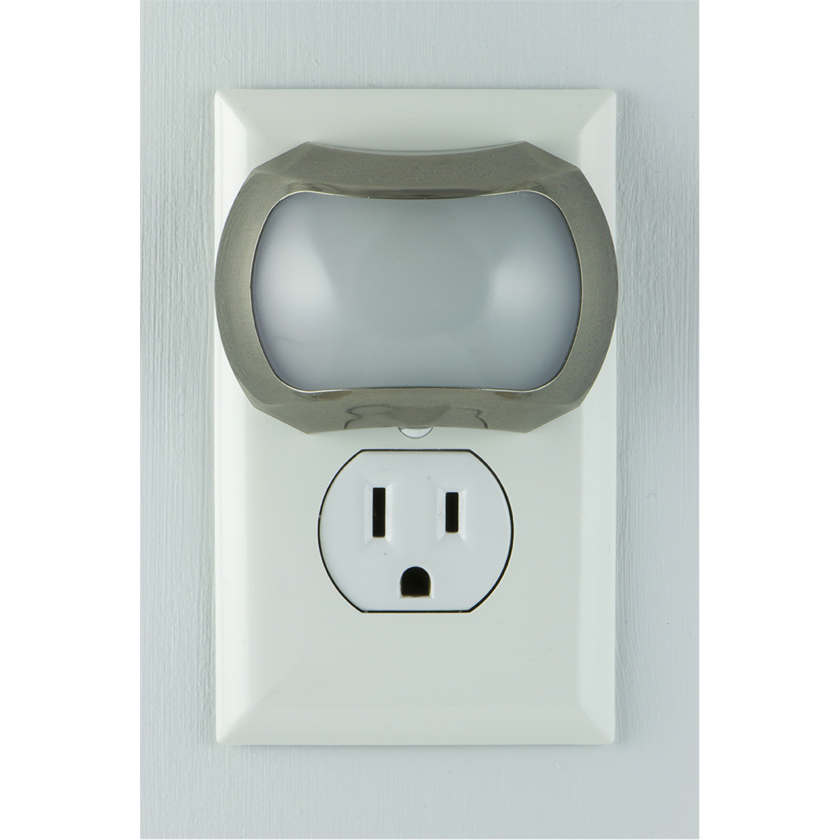 slide 2 of 4, GE Automatic LED Night Light, 1 ct