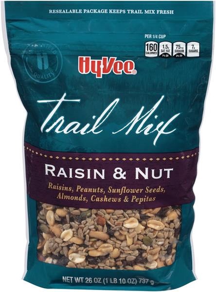 slide 1 of 1, Hy-Vee Raisin & Nut Trail Mix - 26 oz, 26 oz