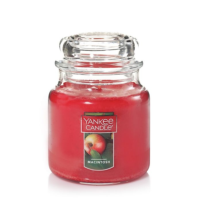 slide 1 of 1, Yankee Candle Housewarmer Macintosh Medium Classic Jar Candle, 1 ct