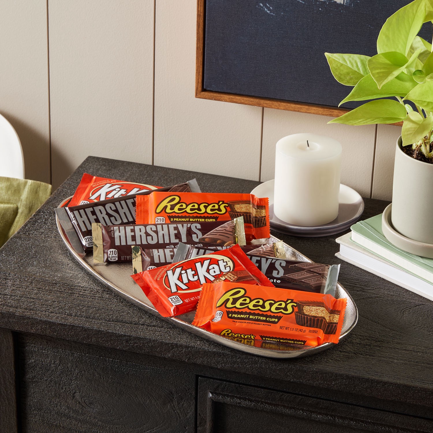 slide 6 of 7, HERSHEY'S, KIT KAT and REESE'S Assorted Milk Chocolate Candy Bars, 45 oz (30 Count), 45 oz