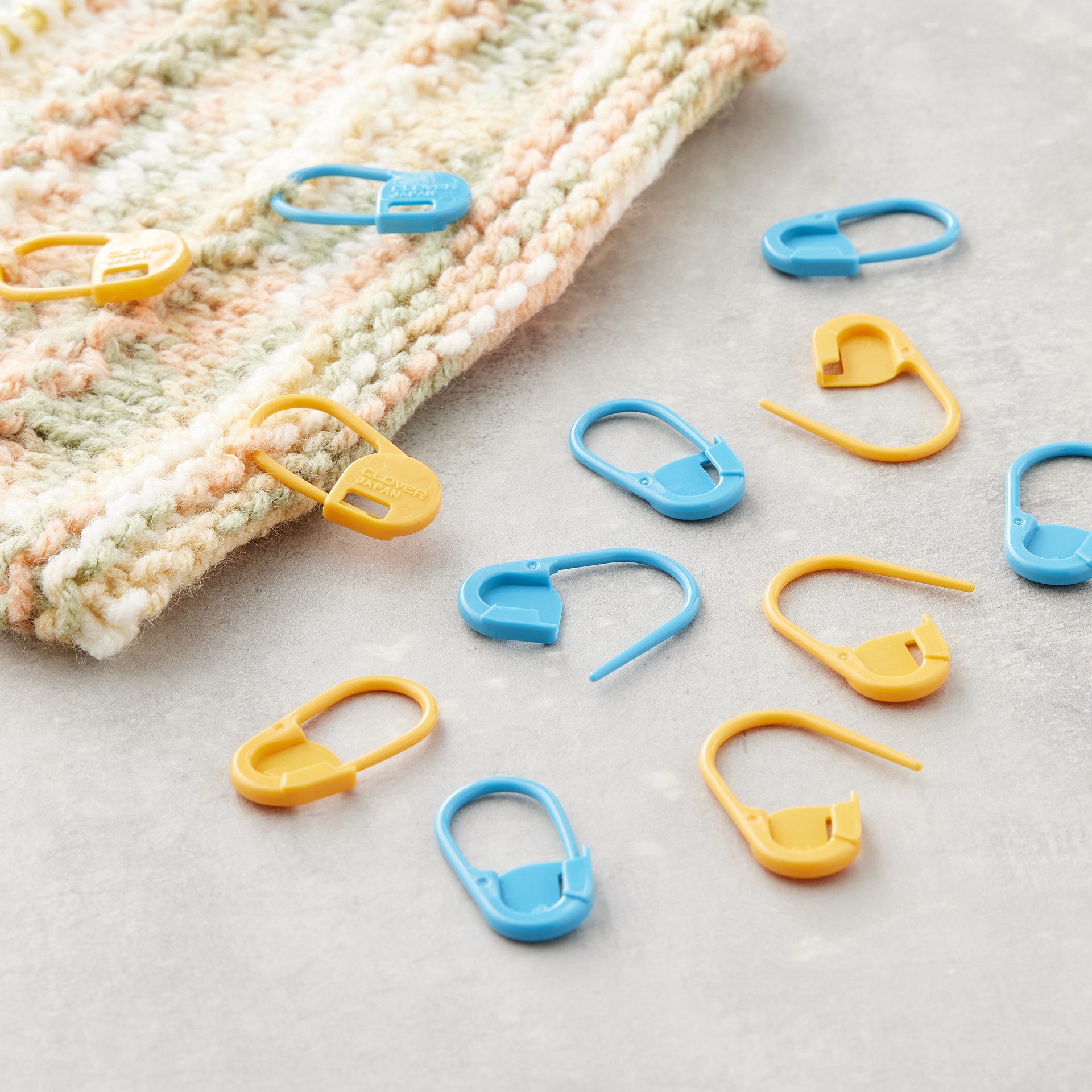 slide 2 of 3, Clover Jumbo Locking Stitch Markers, 12 ct