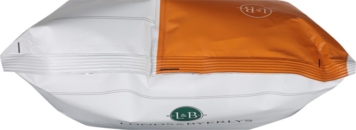 slide 6 of 9, Lunds & Byerlys Extra Crunchy Spicy Cheddar Kettle Chips 8 oz, 8 oz