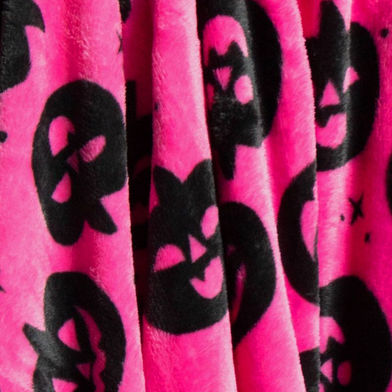 slide 5 of 5, Pumpkin Printed Plush Halloween Throw Blanket Pink - Hyde & EEK! Boutique™: Cozy Recycled Polyester, Knitted, 50x60", 1 ct