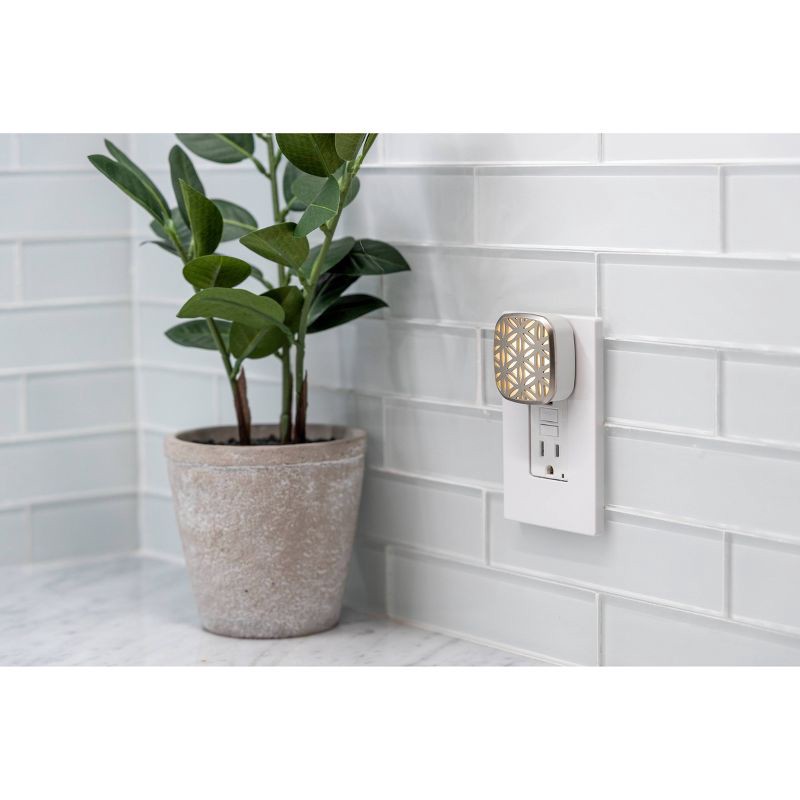 slide 10 of 14, Energizer LED Mini Deco Lights Flower Design 2pk: Plug-In Nightlights, Electric, White, All Ages, 5 Watts, No Assembly Required, 2 ct