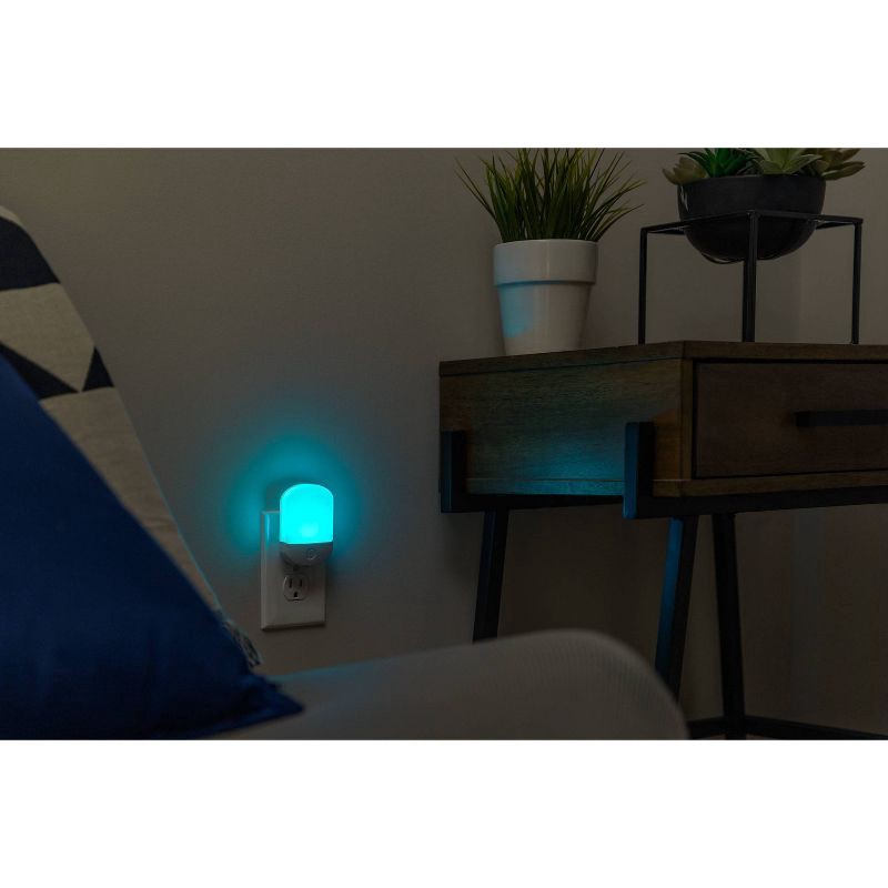 slide 6 of 14, Energizer Color Changing LED Light Sensing Night Light: Plug-In Nightlight for Kids', Electric Wall Plug, 0.5W LED, 1 ct