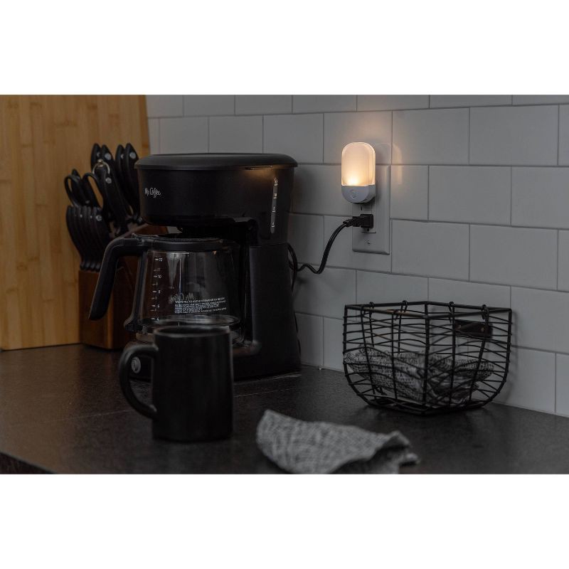 slide 9 of 14, Energizer Color Changing LED Light Sensing Night Light: Plug-In Nightlight for Kids', Electric Wall Plug, 0.5W LED, 1 ct