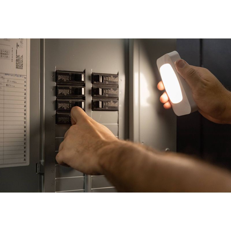 slide 7 of 19, Energizer LED Power Failure Night Light Auto On/Off Euro White: Plug-In Nightlight, Electric, All Ages, 1 Watt LED, 1 ct