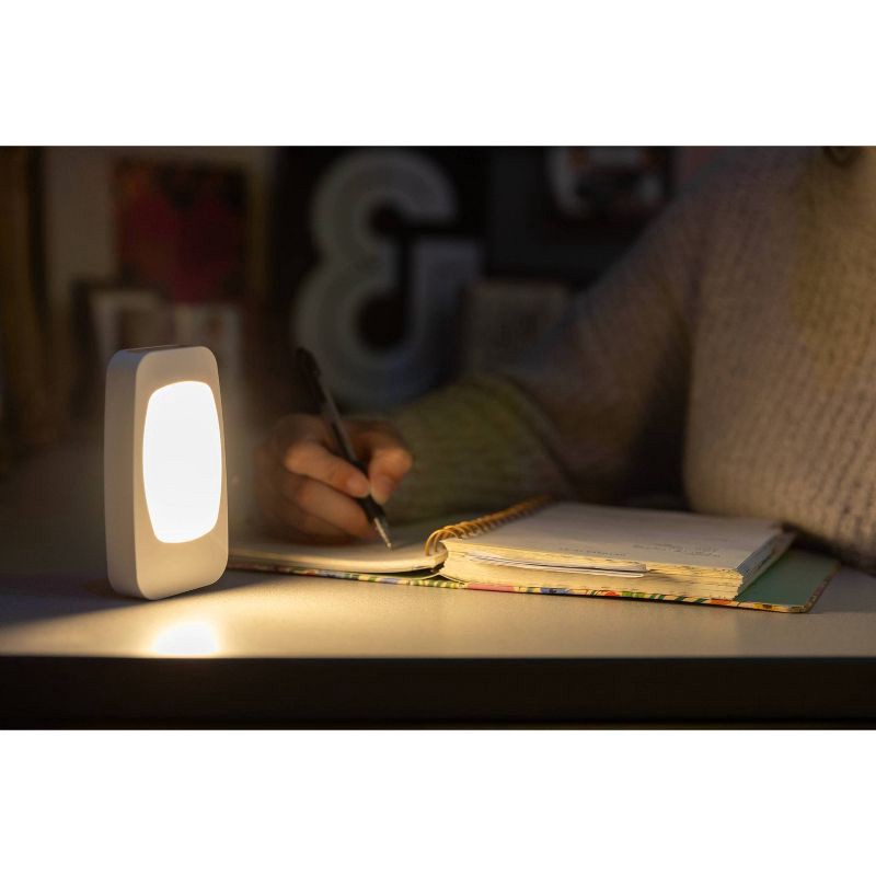 slide 17 of 19, Energizer LED Power Failure Night Light Auto On/Off Euro White: Plug-In Nightlight, Electric, All Ages, 1 Watt LED, 1 ct