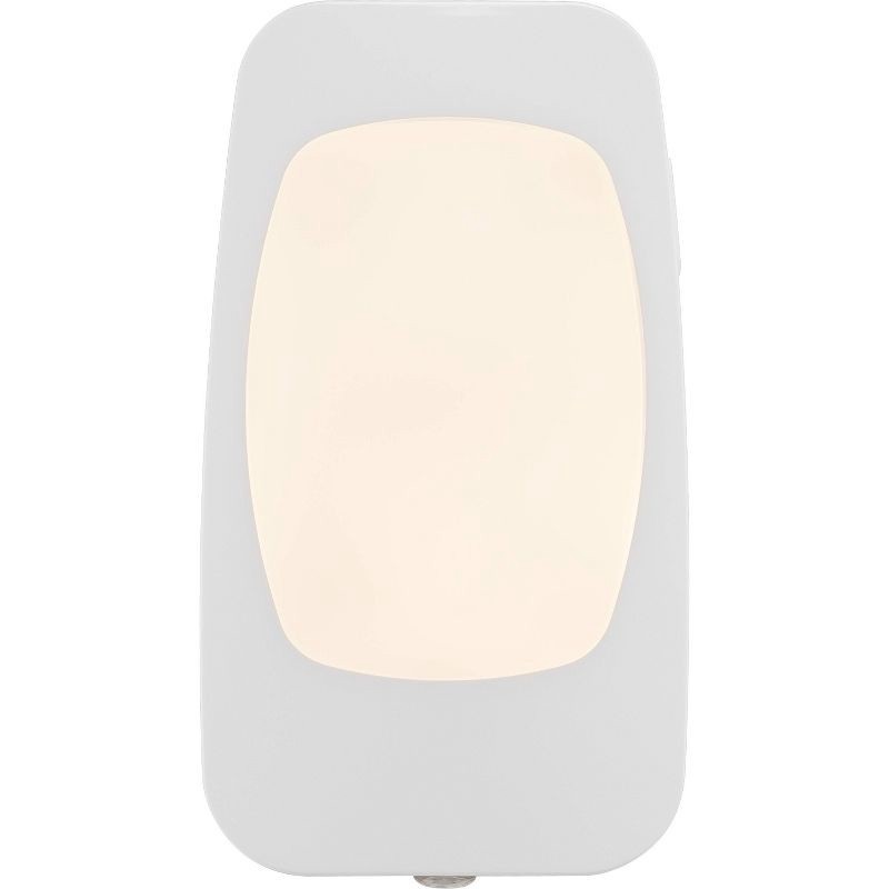 slide 4 of 19, Energizer LED Power Failure Night Light Auto On/Off Euro White: Plug-In Nightlight, Electric, All Ages, 1 Watt LED, 1 ct