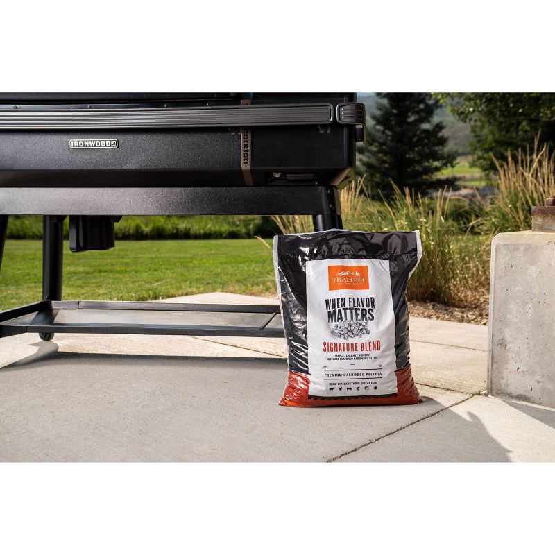 slide 5 of 8, Traeger Signature Blend Pellets 18lbs Wood, 18 lb