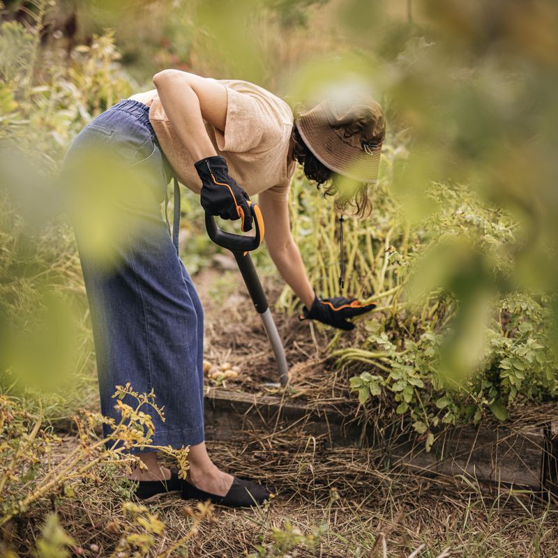 slide 2 of 5, Fiskars 2pc Adult Garden Work Gloves S/M, 2 ct