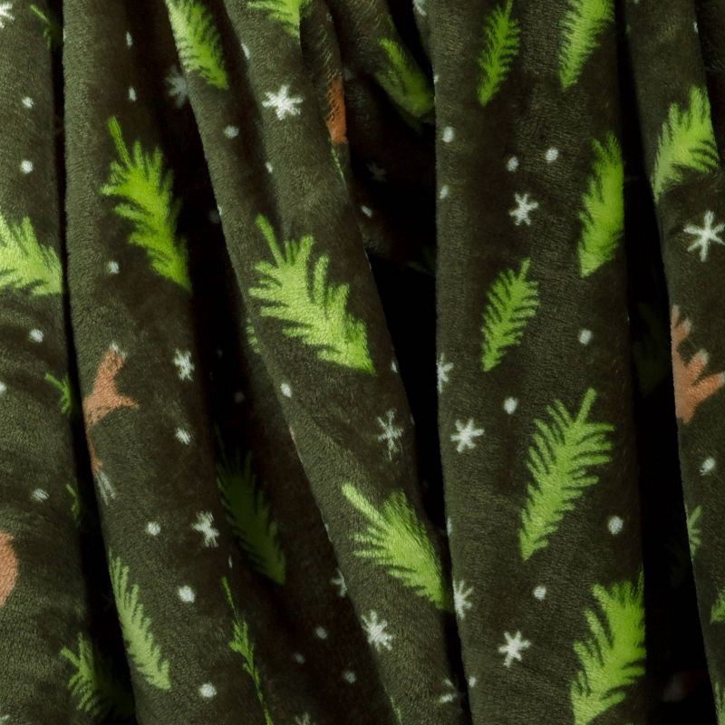 slide 5 of 5, Christmas Tree Printed Plush Throw Blanket Green - Wondershop™, 1 ct