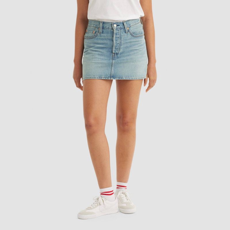 slide 4 of 6, Levi's® Women's Iconic Mini Skirt - Woven Minutes 26, 1 ct