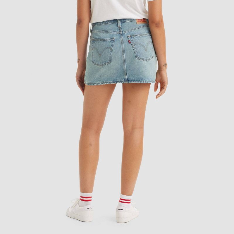 slide 5 of 6, Levi's® Women's Iconic Mini Skirt - Woven Minutes 26, 1 ct
