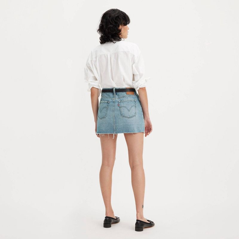 slide 3 of 6, Levi's® Women's Iconic Mini Skirt - Woven Minutes 32, 1 ct