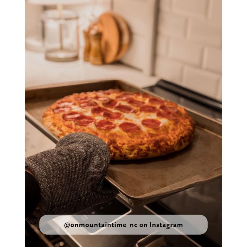 slide 3 of 6, DiGiorno Rising Crust Pepperoni Frozen Pizza - 24.7oz, 24.7 oz